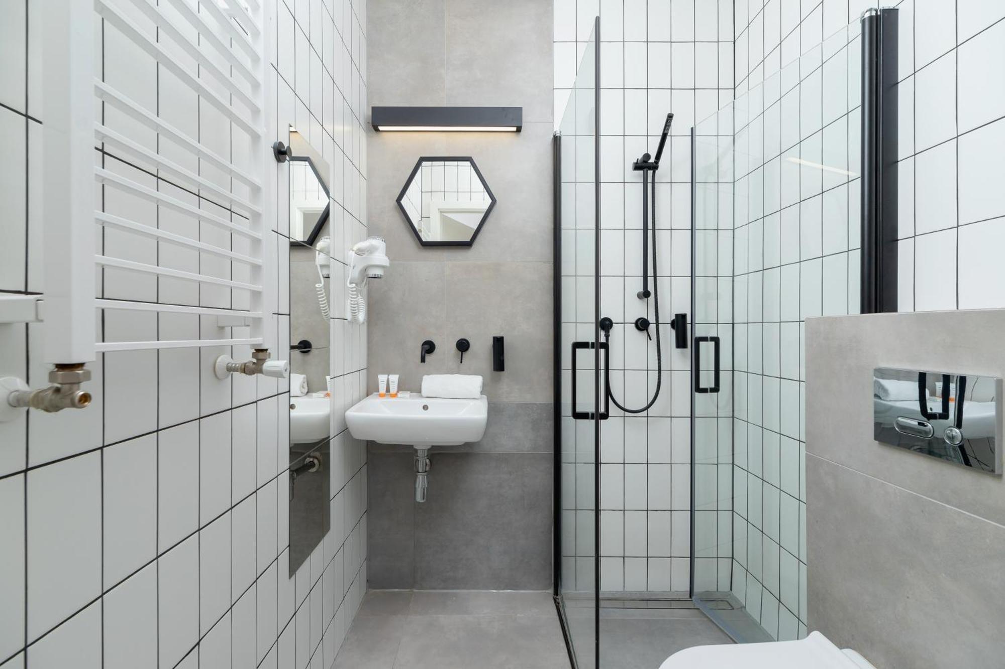 Cracow Miodowa 42 Elegant By Renters Apartment Krakau