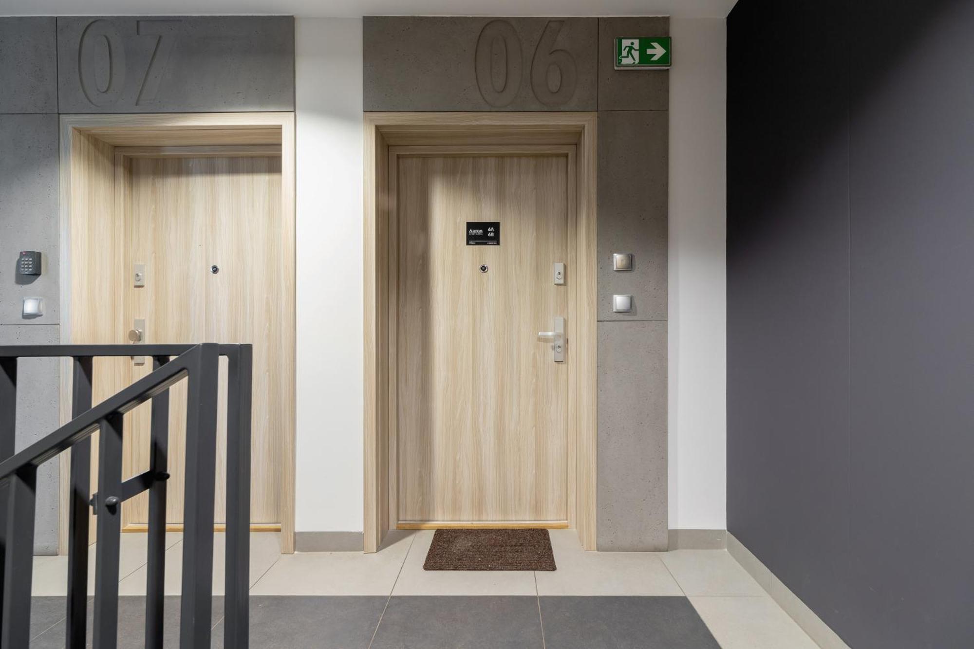 Cracow Miodowa 42 Elegant By Renters