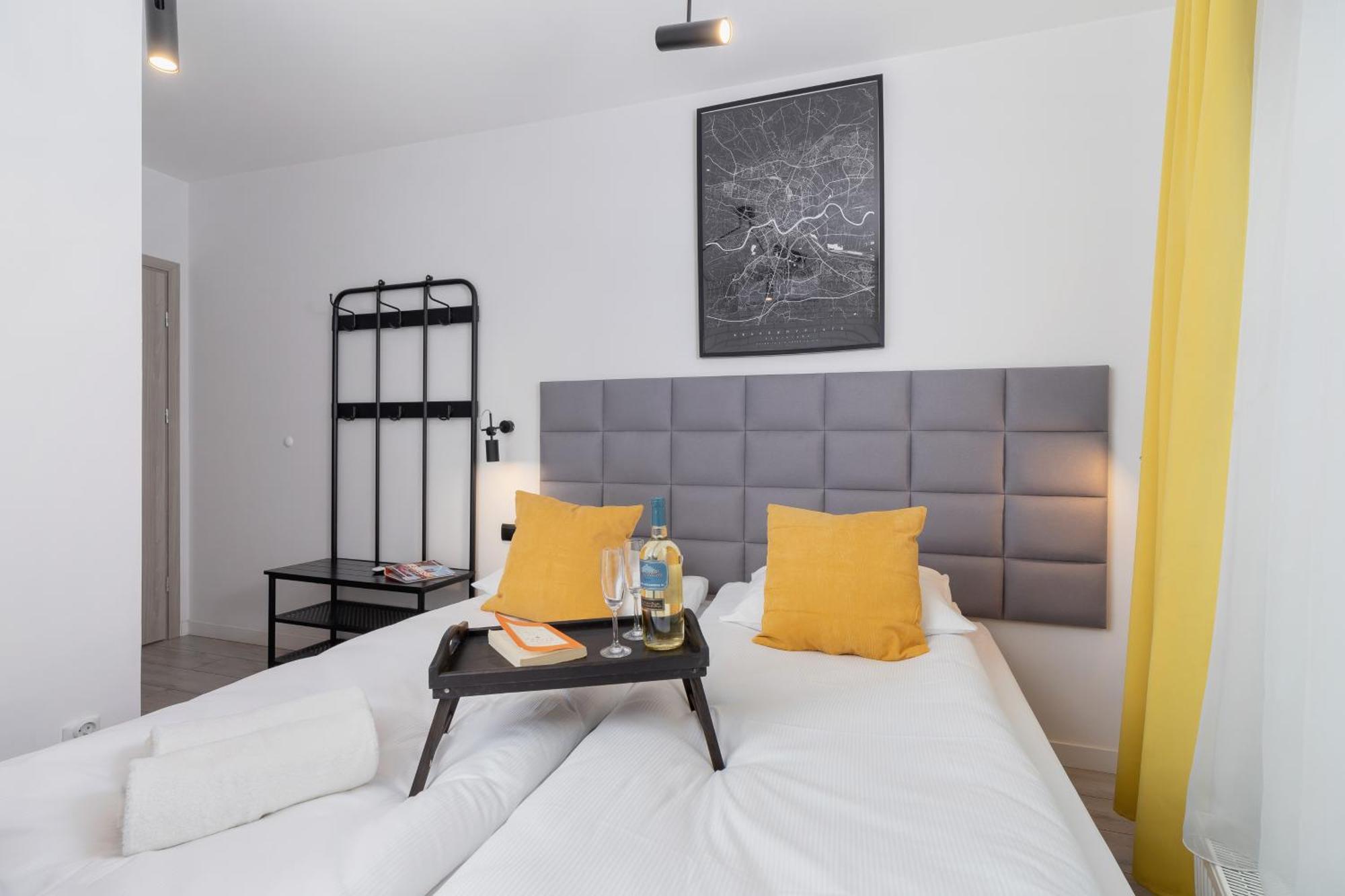 Cracow Miodowa 42 Elegant By Renters *