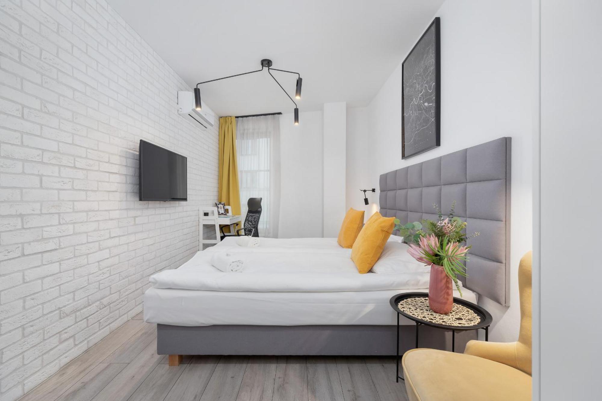 Cracow Miodowa 42 Elegant By Renters Apartment *